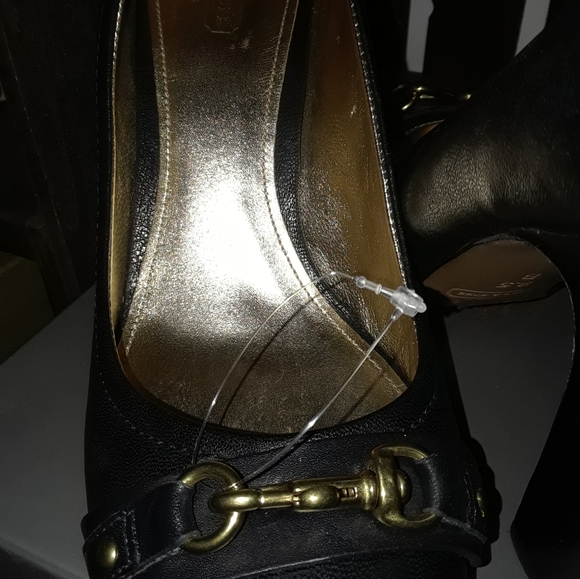 Coach  size 9.5 Black gently worn. 3.5 inch heel. Leather **READ** - Picture 6 of 6